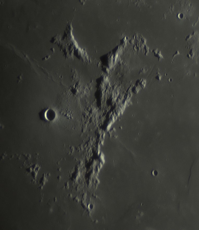 2023-04-30-1911_1-R-L-Moon_Montes Riphaeus.jpg