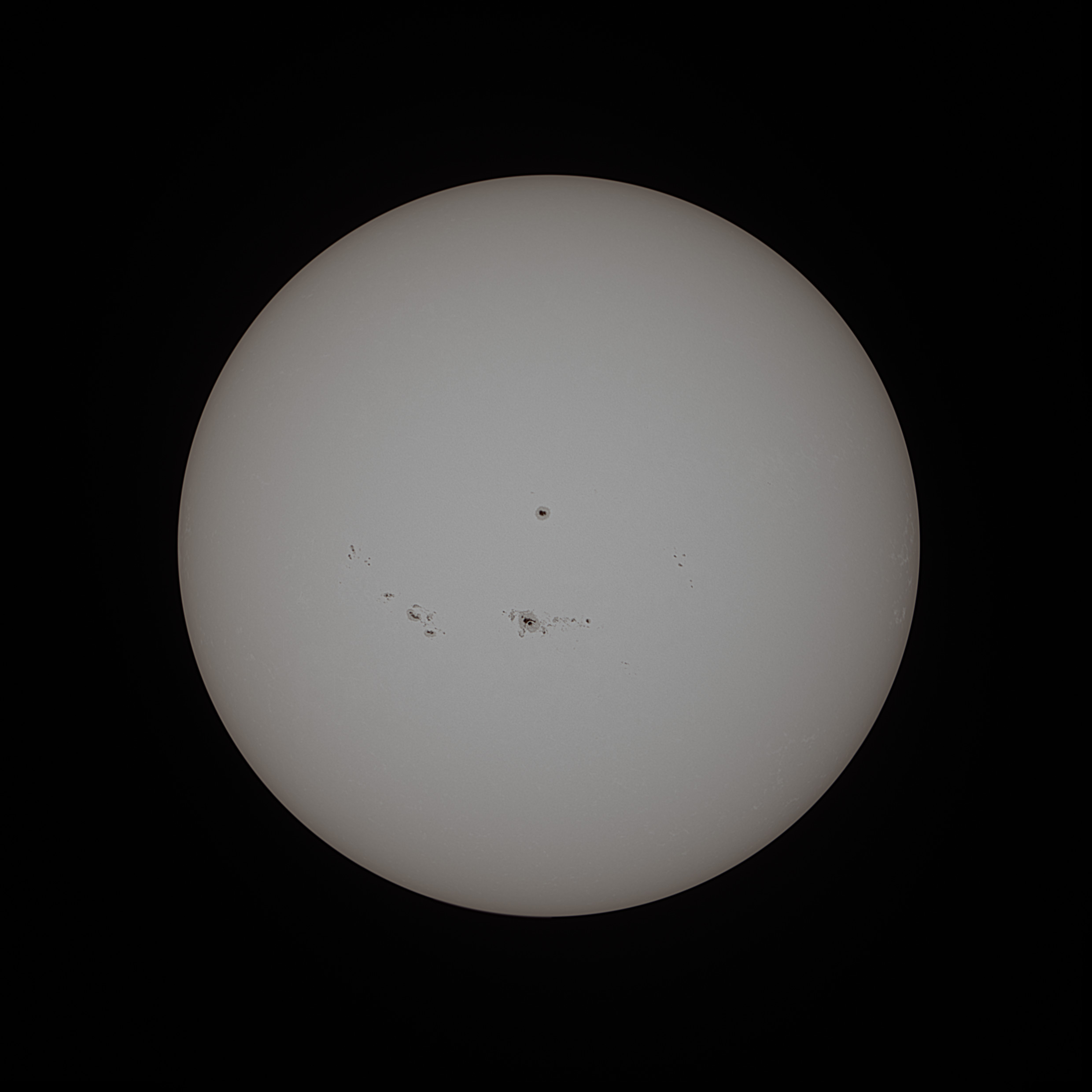 L_Sun_2891_ISO125_1-1250s__24C_AS_F300_lapl6_ap66b_gimp.jpg