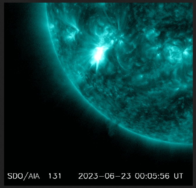 Erupce 23.06.2023, 00h 05m UT, SDO_AIA , 131Ä.png