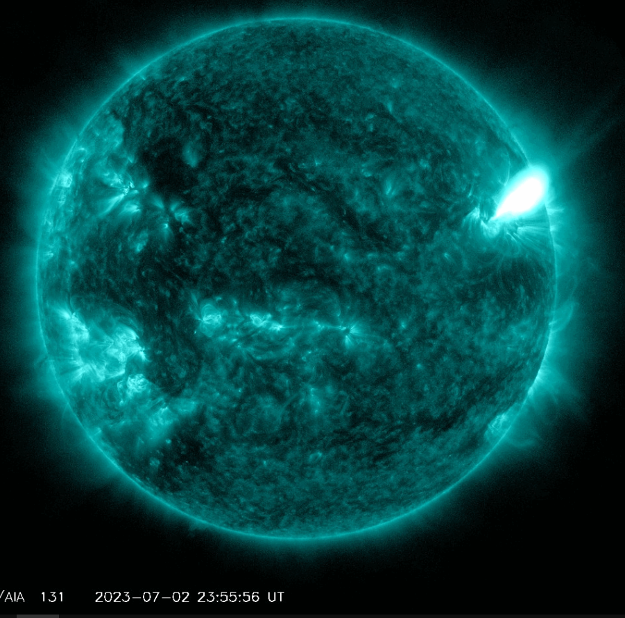 Erupce X1 2.7.2023, 23h 55m UT, SDO_AIA 131Ä.png