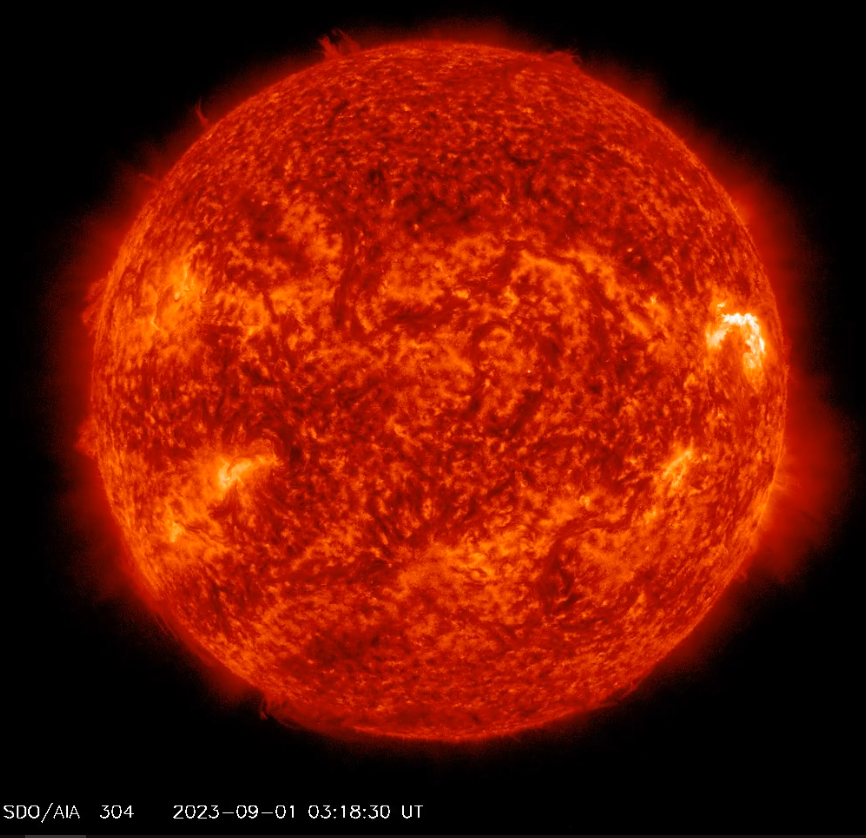 Erupce M1.2 v AR3413, 1.09.2023, 3h 18m UT, SDO_AIA 304nm.png