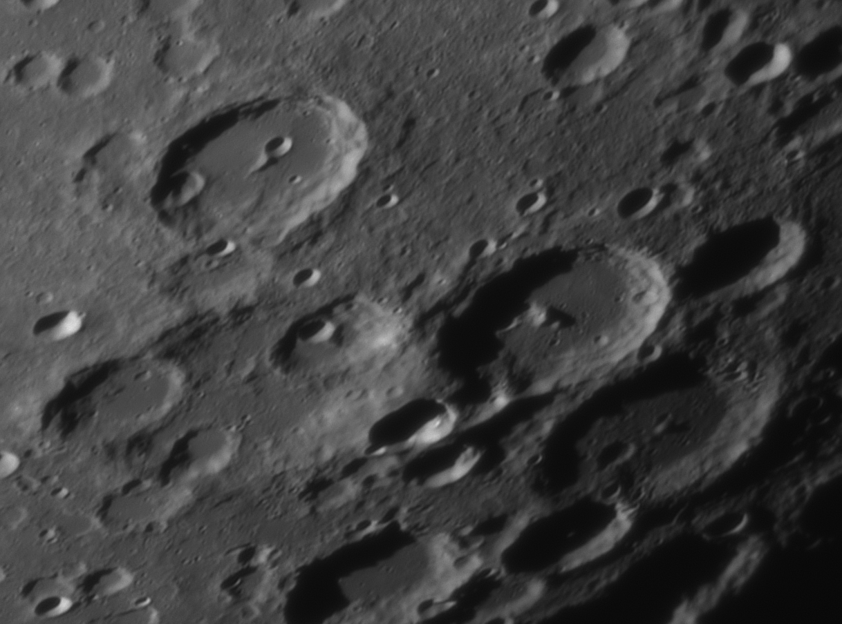 2023-10-02-2107_8-R-L-Moon_lapl5_ap823 2.png