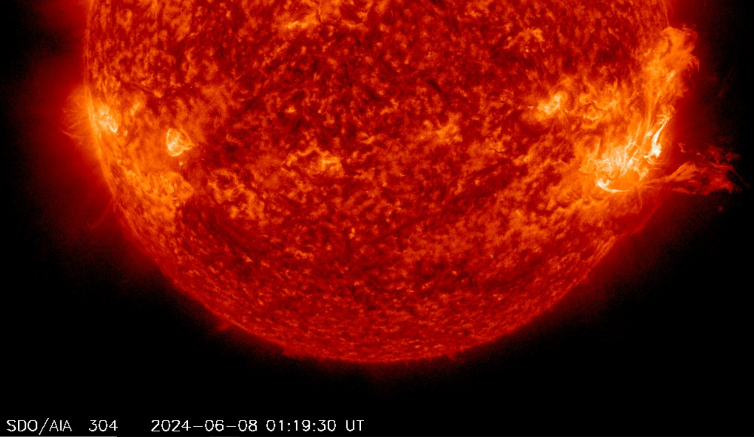 Erupce M9.7 v AR3697, 8.6.2024, 01h 19m UT, SDO_AIA 304Ä.png