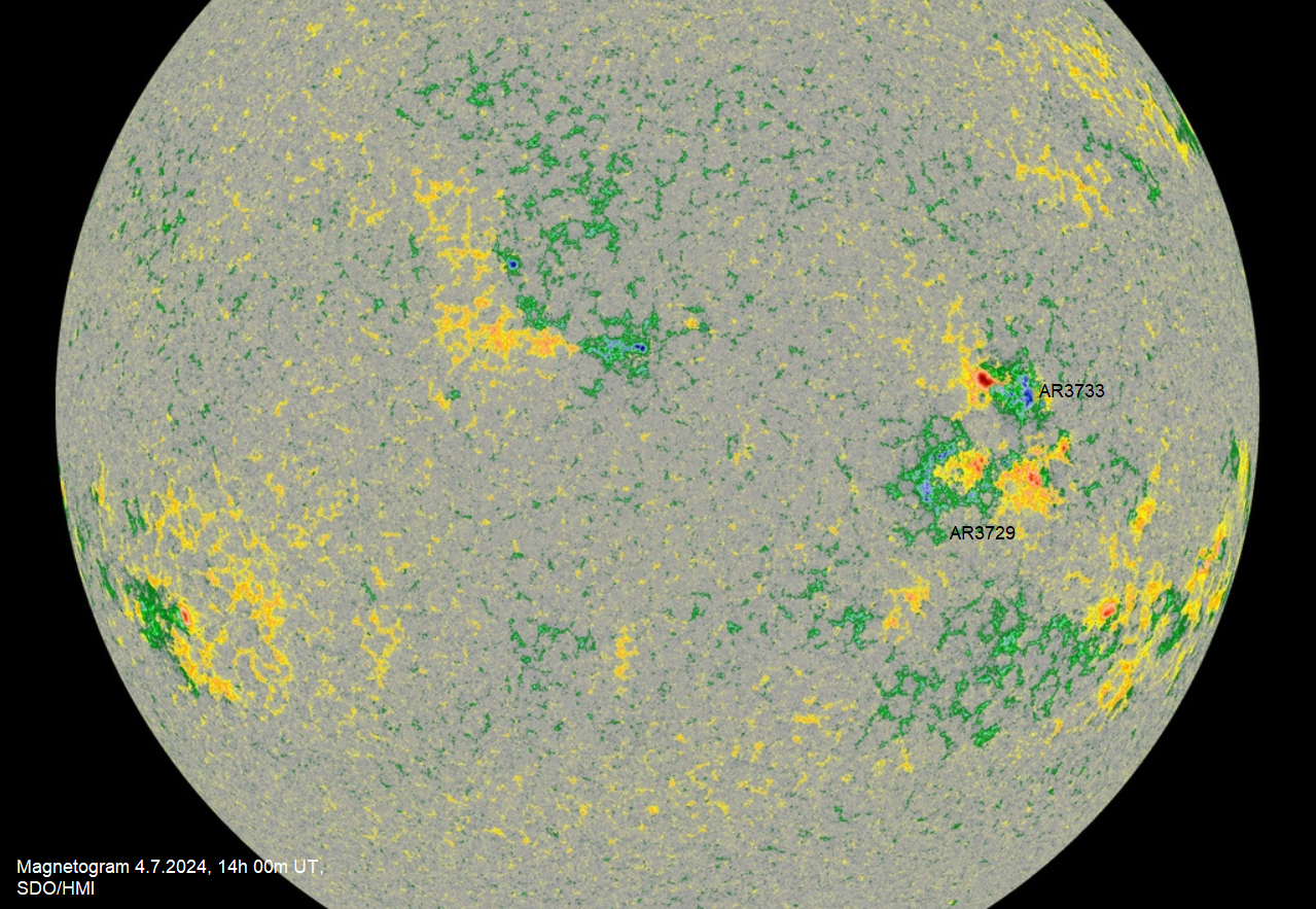 Magnetogram 4.7.2024, 14h 00m UT, SDO_HMI.png