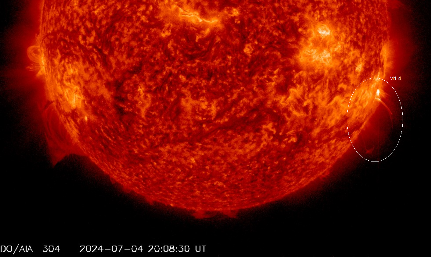 Eruptivní protuberance  M1.4 , 4.7.2024, 20h 08m UT, SDO_AIA 304Ä.png