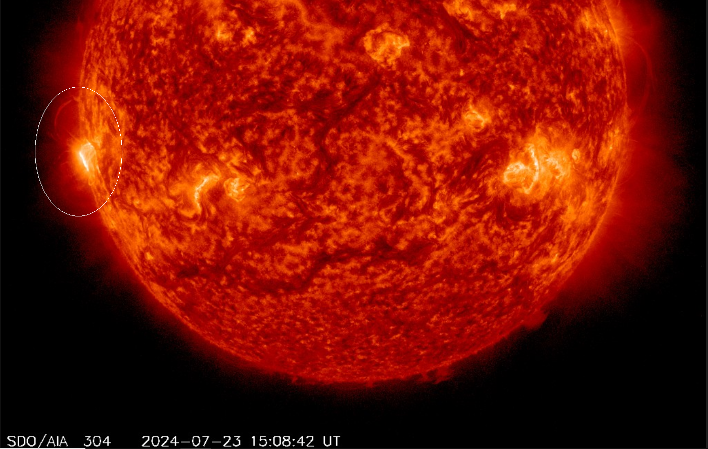 Erupce M2.4, 23.7.2024, 15h 08m UT, SDO_AIA 304Ä.png