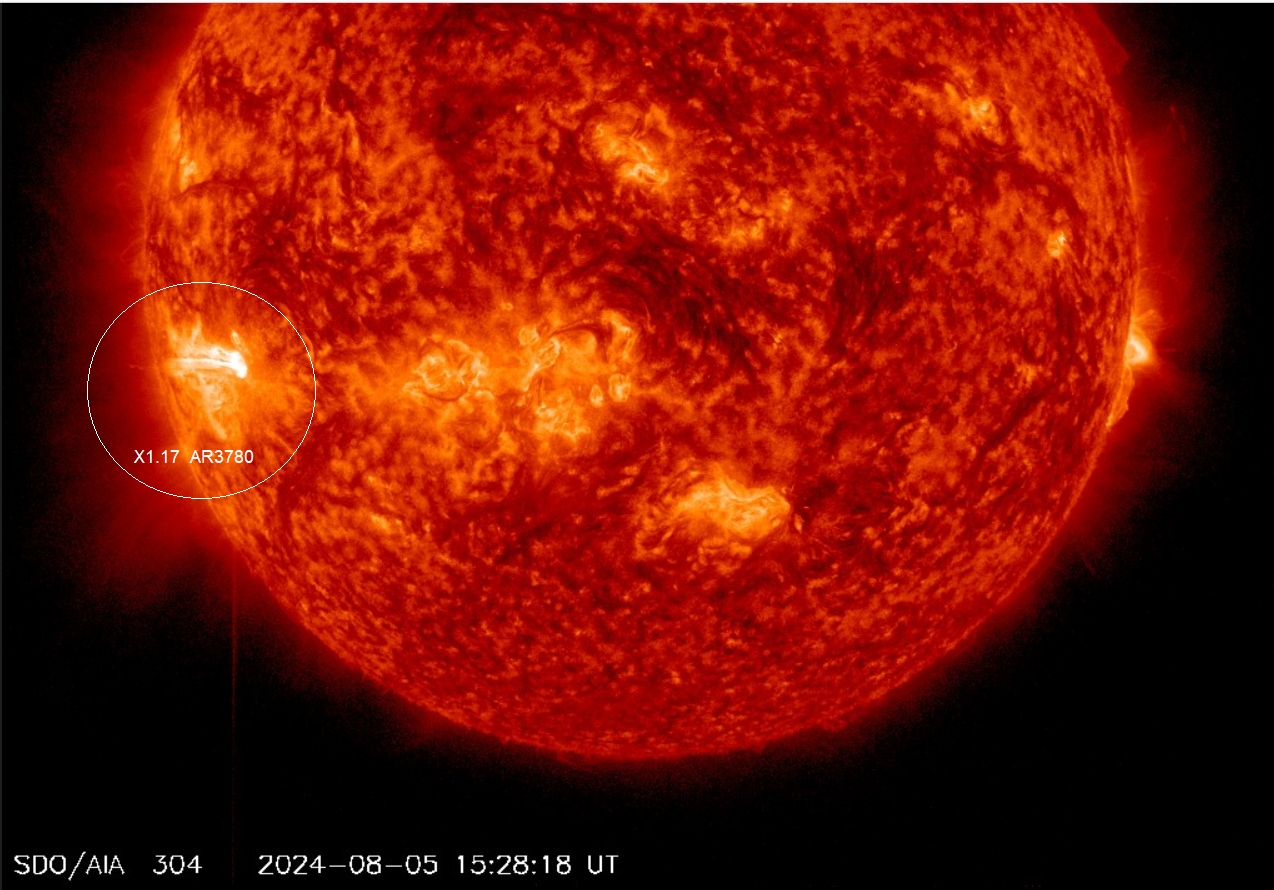 Erupce X1.17 v AR3780, 5.8.2024, 15h 28m UT, SDO_AIA 304Ä.png