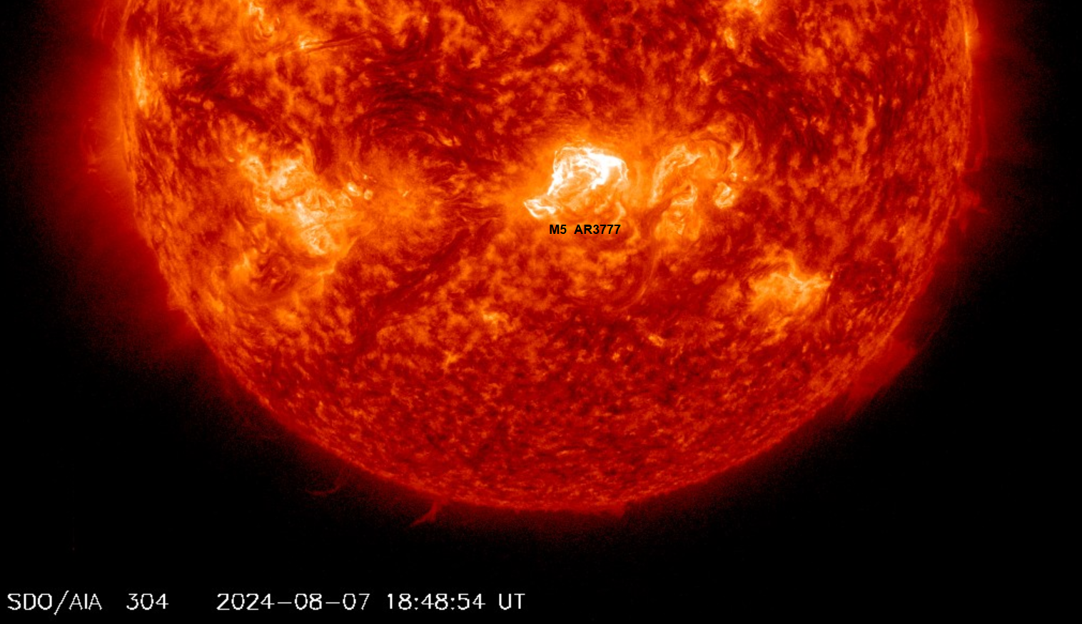 Erupce M5, AR3777, 7.8.2024,18h 48m UT, SDO_AIA 304Ä.png