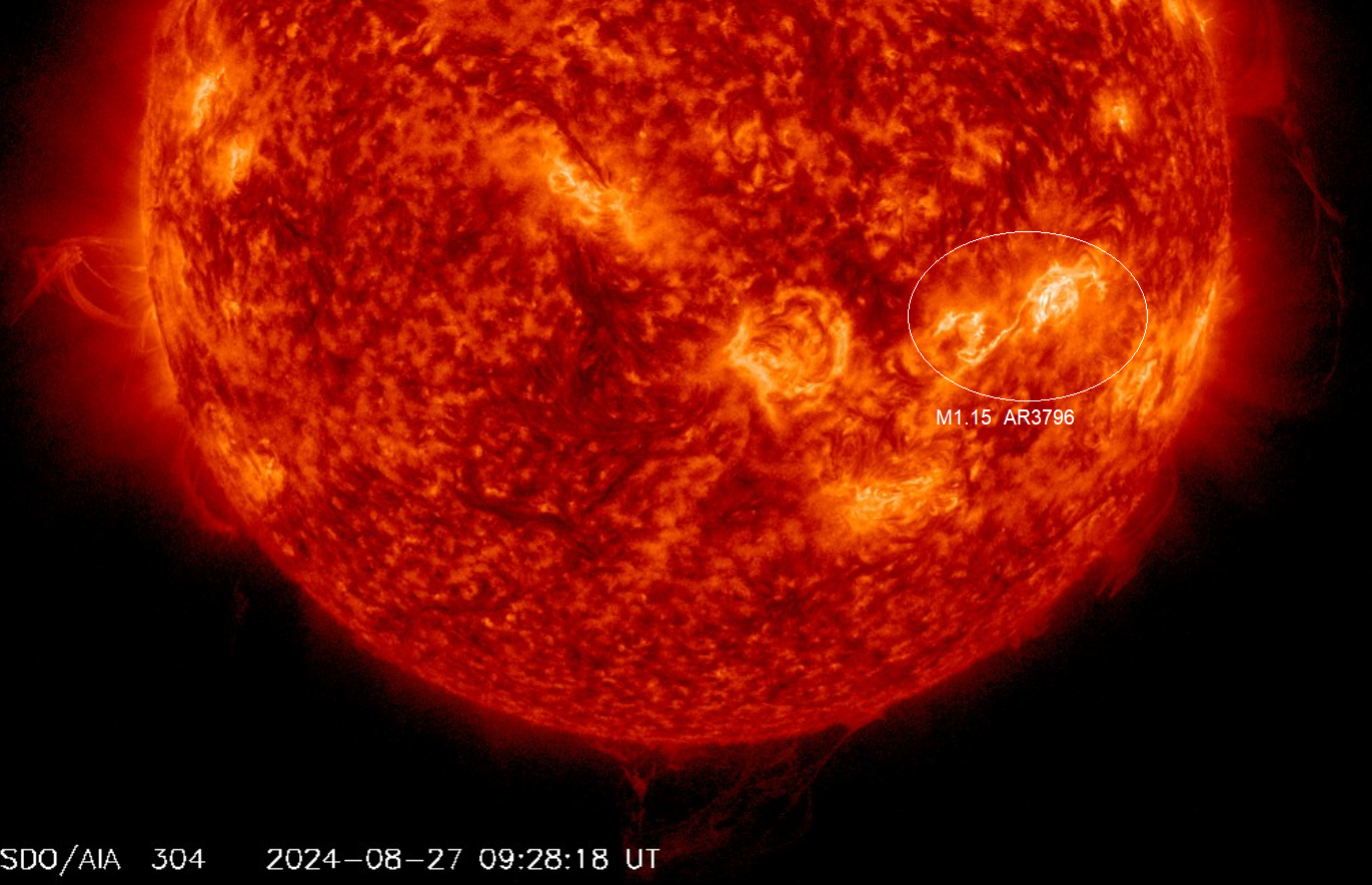 Erupce M1.15 v AR3796, 27.8.2024, 9h 28m UT, SDO_AIA 304 Ä.png