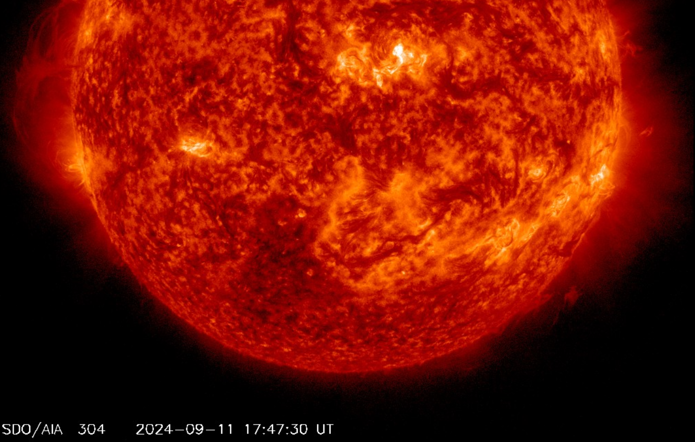 Erupce M2.08 v AR3814, 11.9.2024, 17h 45m UT, SDO_AIA 304Ä.png