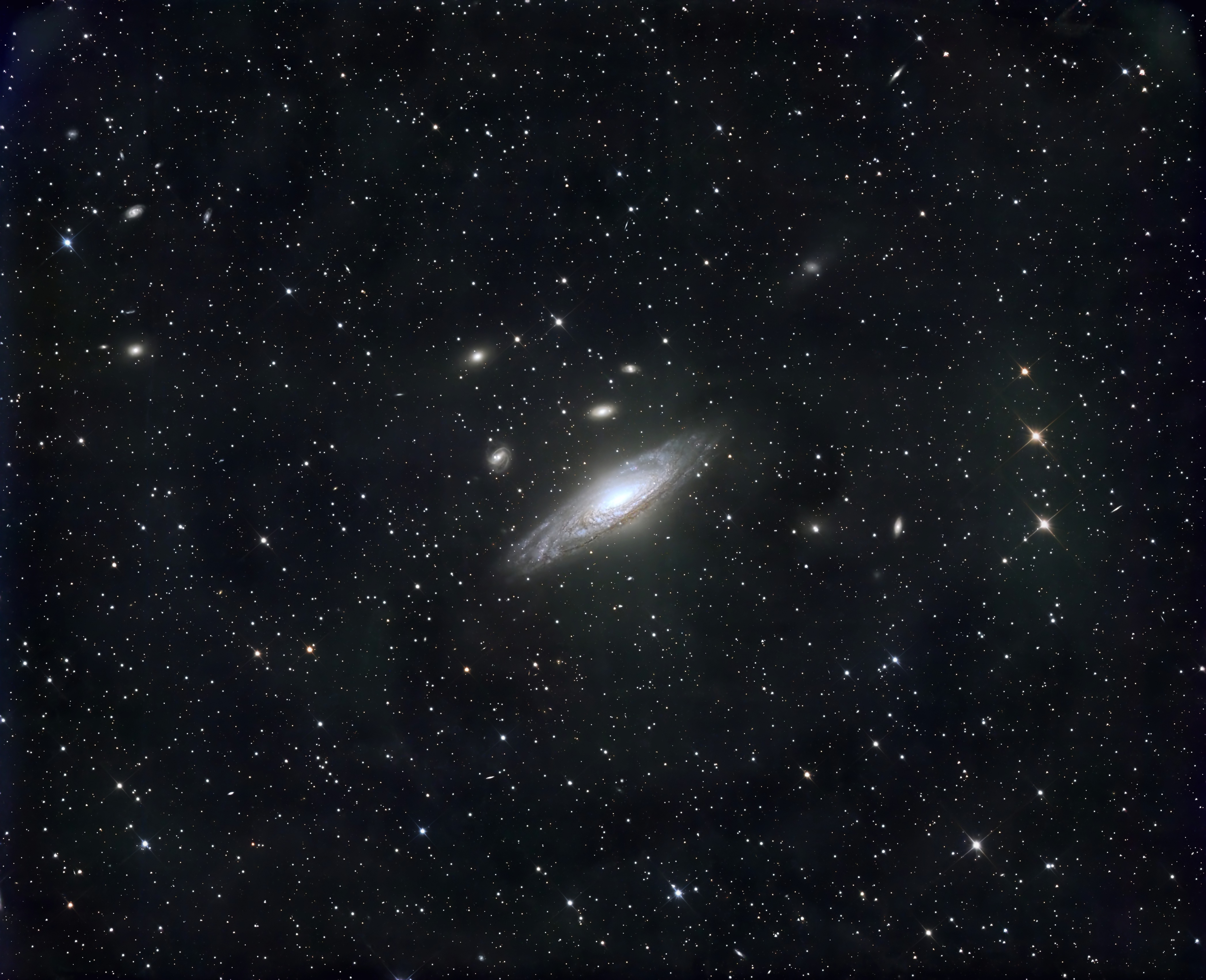 NGC7331_LHolub_Nois9_STARless_PlusHV_Blur035.jpg