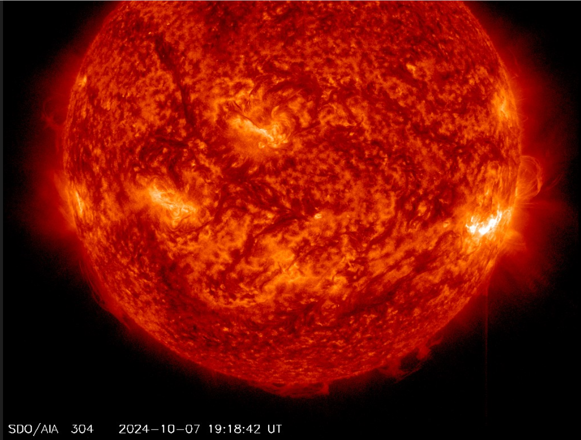 Erupce X2.1 v AR3842, 19h 18m UT, SDO_AIA 304Ä.png