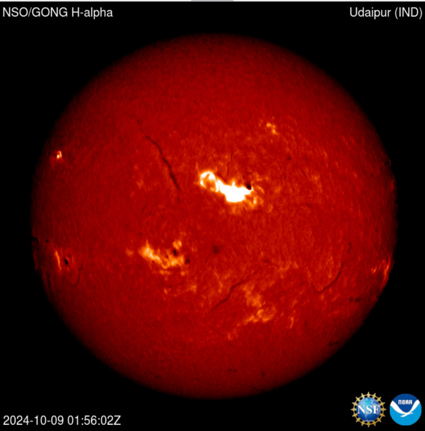 Erupce X1.84 v AR3848, 9.10.2024, 01h 56m UT, H-alfa teleskop GONG Udaipur, Indie.png