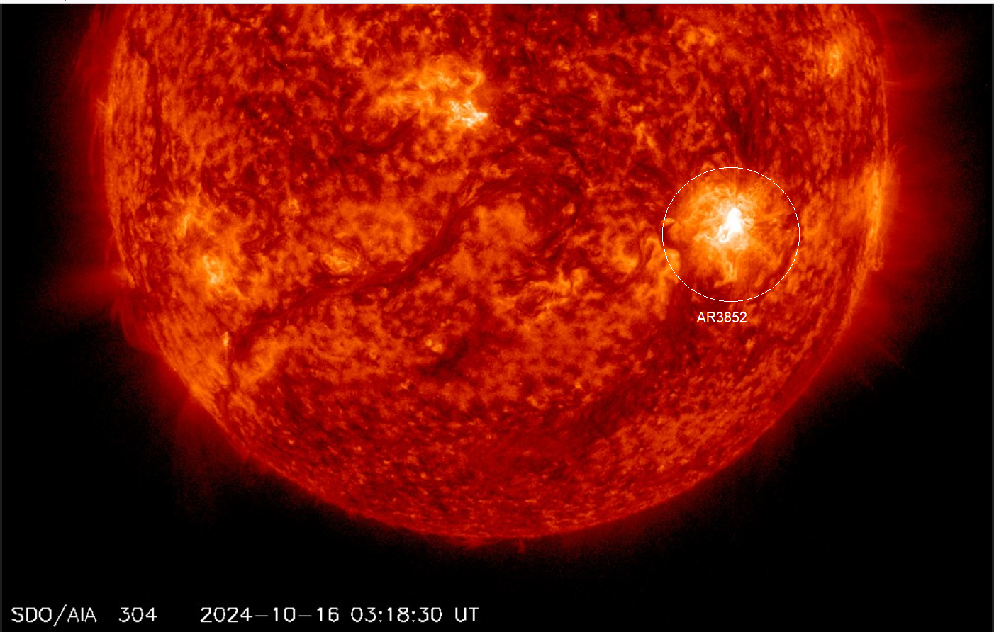 Erupce M3.77 v AR3852, 16.10.2024, 03h 18m UT, SDO_AIA 304Ä.png