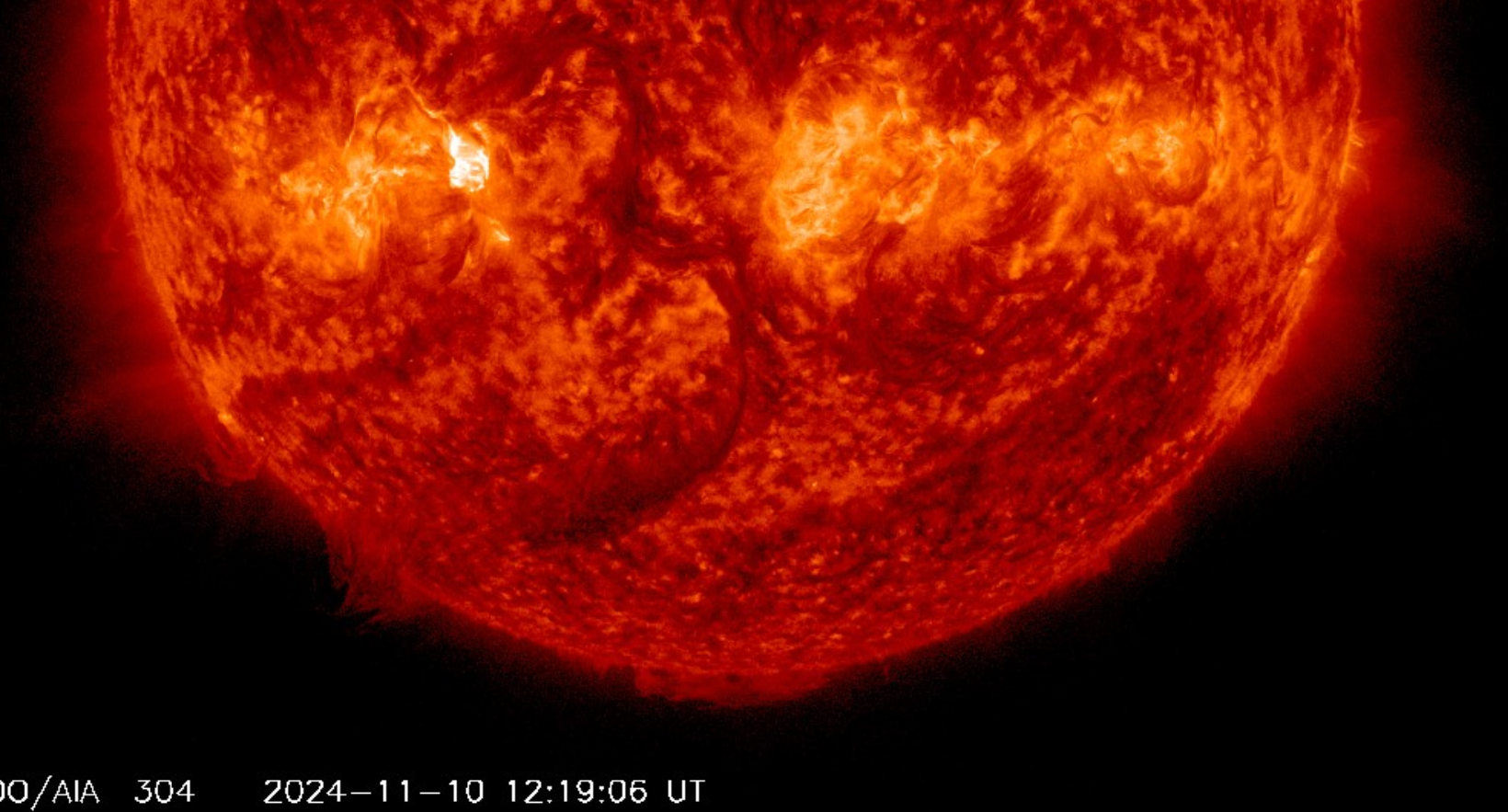 Erupce M9.4 v AR3889, 10.11.2024, 12h 19m UT, SDO_AIA 304Ä.png