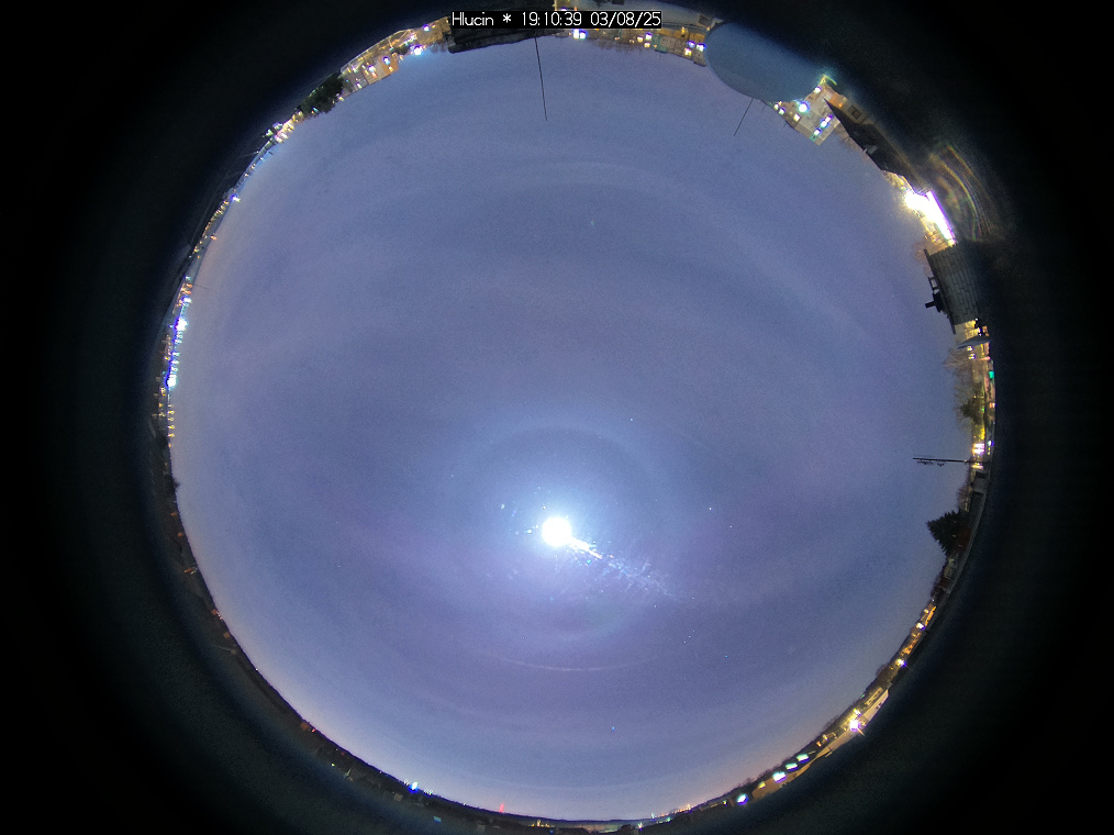 MoonHalo20250308B2200.jpg