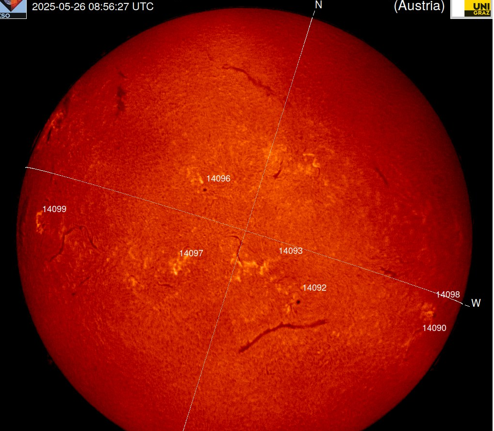 Chromosféra 26.5.2025, 08h 56m UT, Kanzelhöhe.png