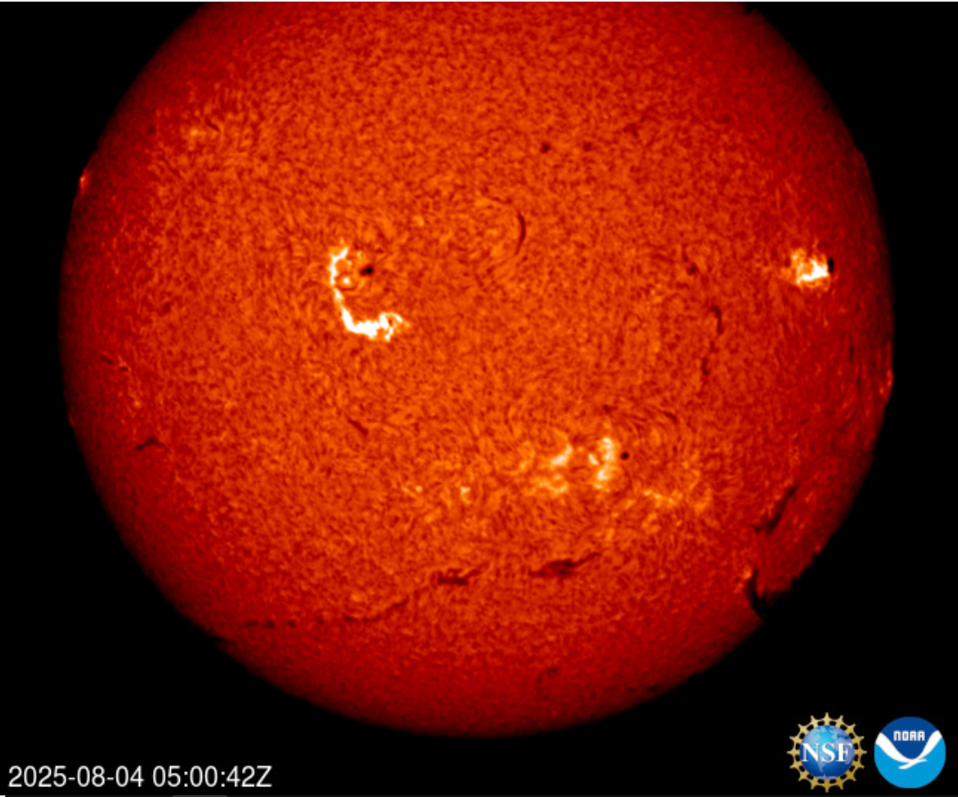 Erupce M2 v AR4168  , 4.8.2025, 05h 00m UT, Learmonth, NSO_GONG H_alfa.png