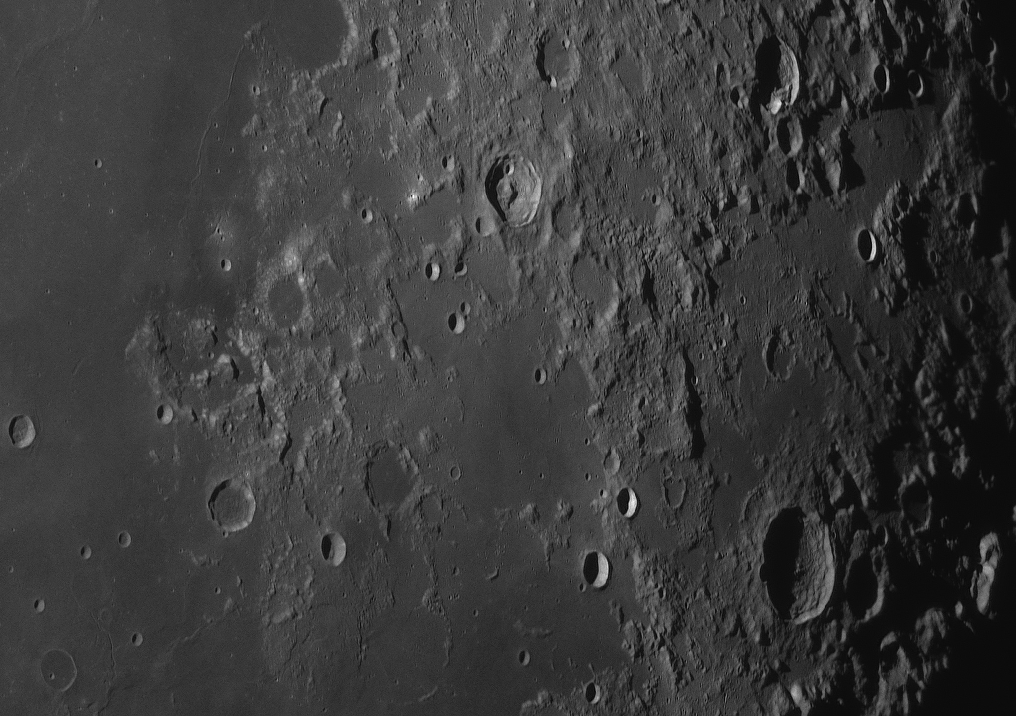 Bessel-Römer-Newcomb-Macrobius-Záliv-lásky-Jezero-dobra.jpg