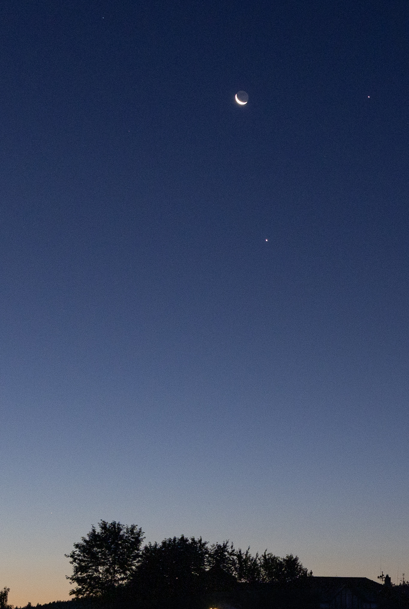 20250820 Měsíc-Venuše-Jupiter-Merkur vyrez.jpg