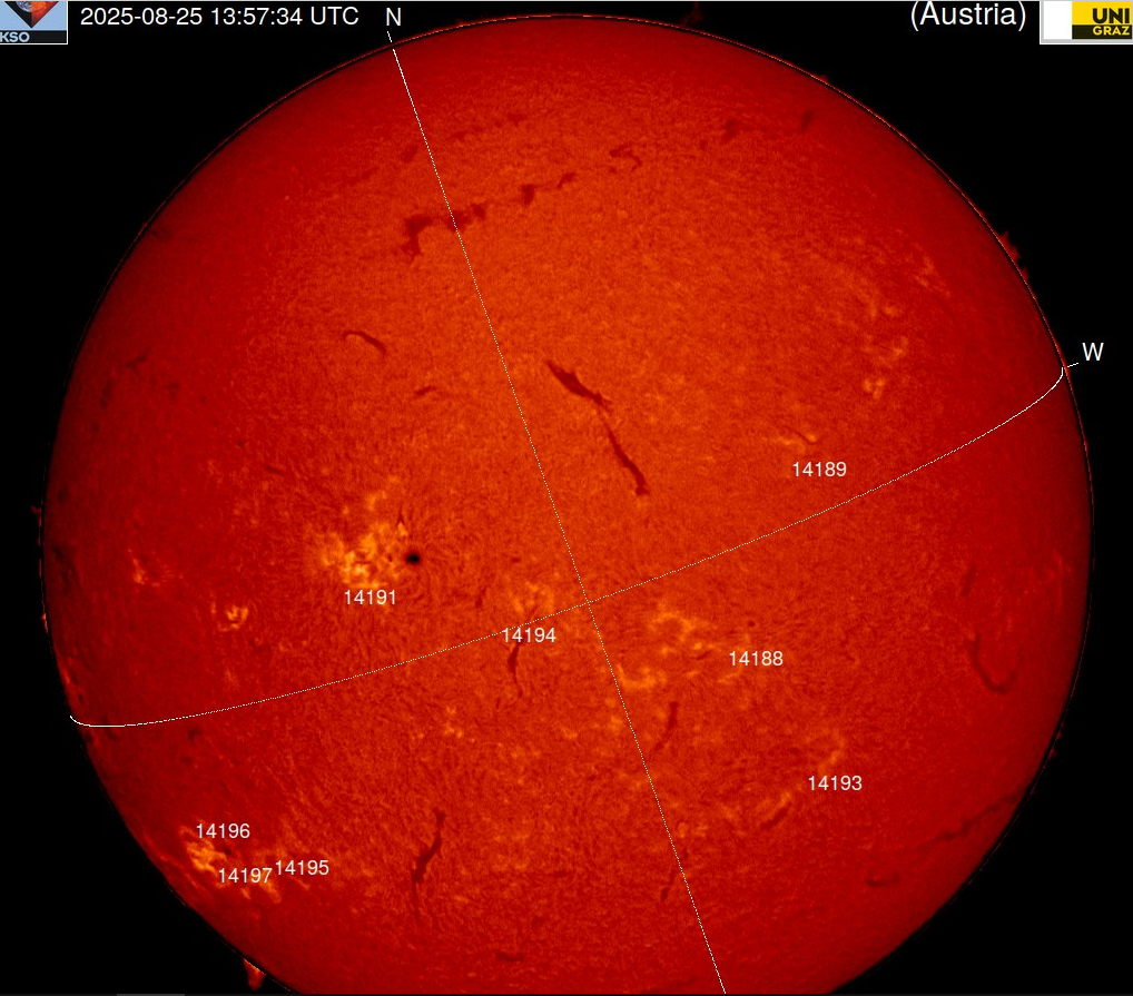 Chromosféra 25.8.2025, 13h 57m UT, Kanzelhöhe.png