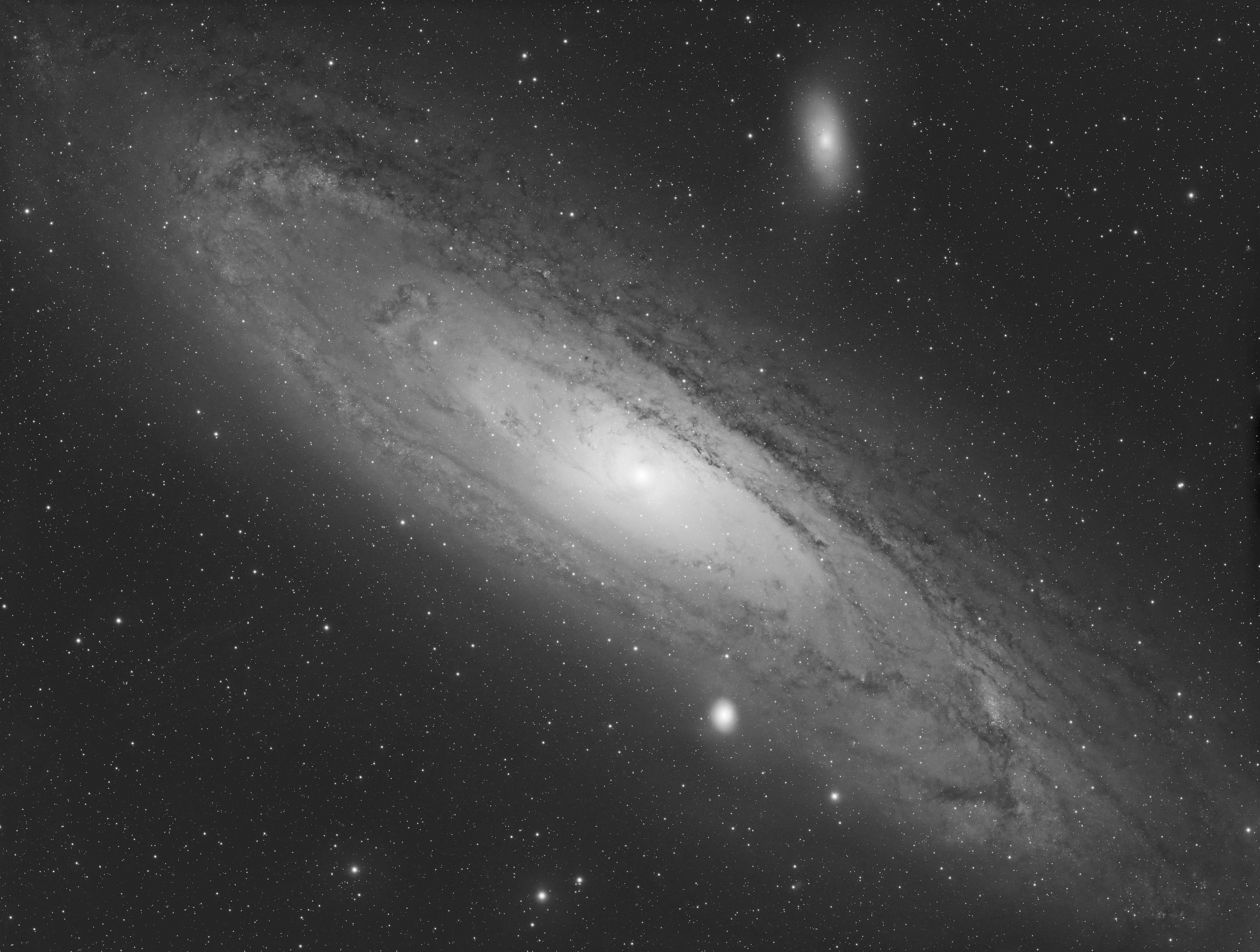 20150919 M31 SQA106 ASI1600 182x120s BW 2000px.jpg