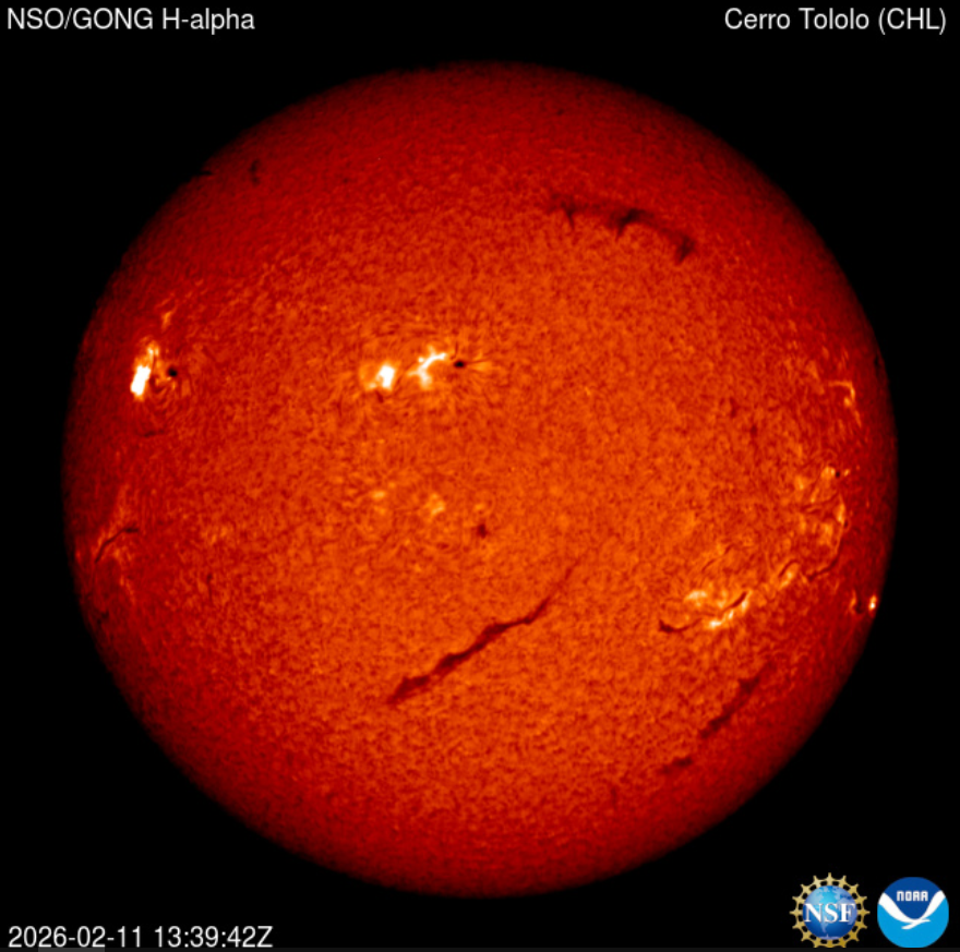 Erupce M1.45  v AR4374, 11.2.2026, 13h 39m UT , Cerro Tololo, barevná.png