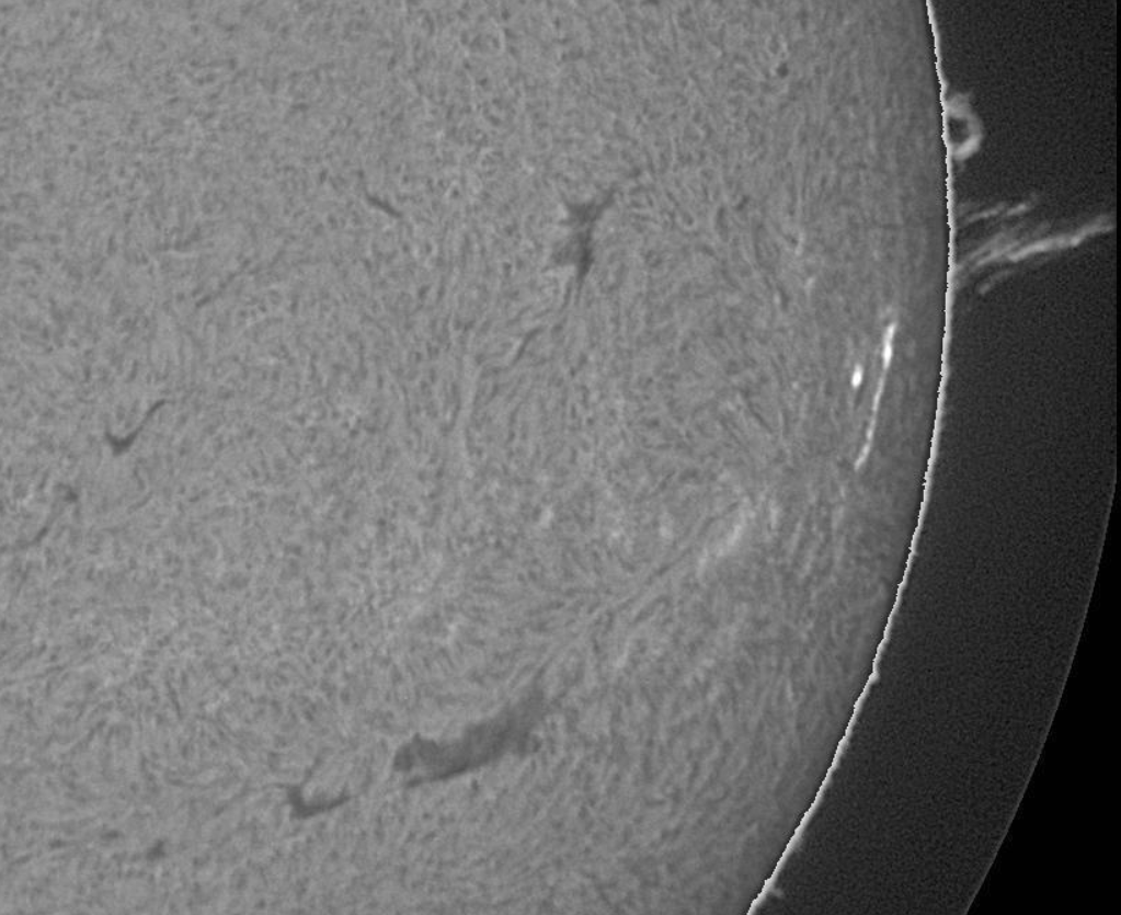 Eruptivní protuberance 28.2.2026, 17h 32m UT, Cerro Tololo NSO GONG, H_alfa.png