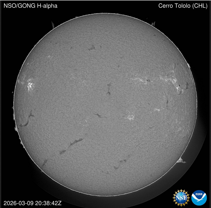 Erupce C7.8 v AR4387, 9.3.2026, 20h 38m UT, Cerro Tololo, NSO_GONG H-alfa.png