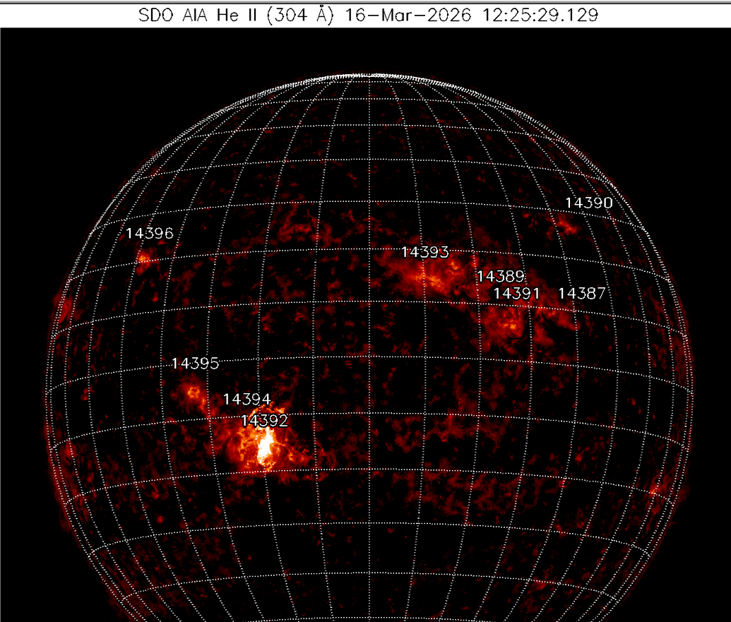 Erupce 16.3.2026 , M2.79 ve 12h 25m UT, SDO_AIA 304Ä v AR 4392.png