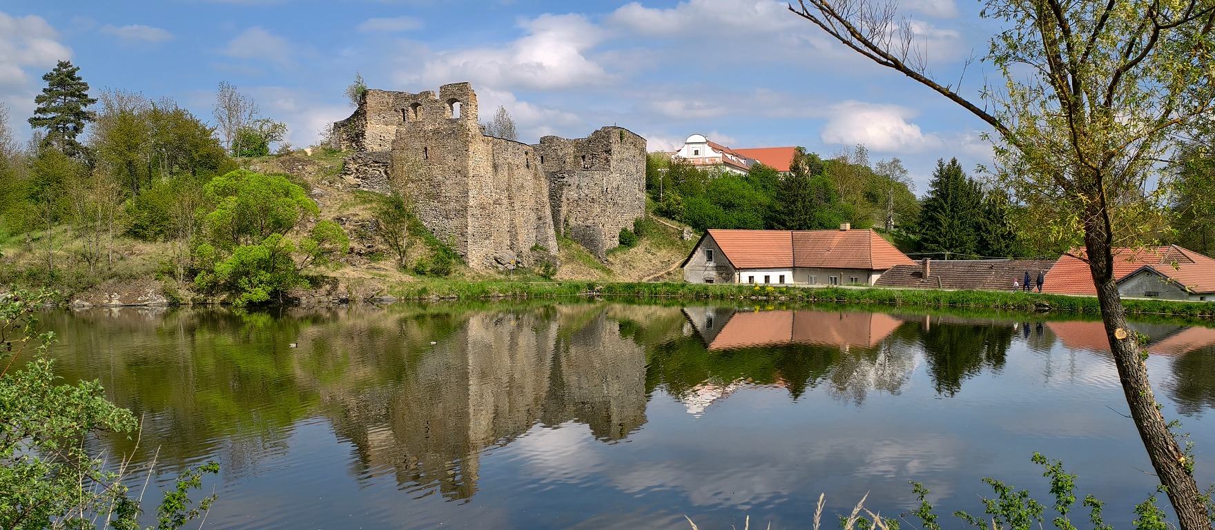 Borotín-hrad.jpg