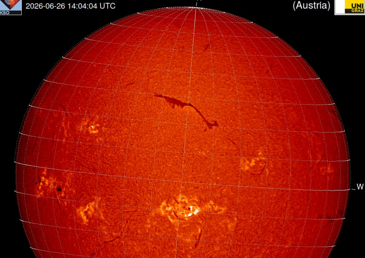 Erupce C3.5 v AR4475, 26.6.2026, 14h 04m UT, Kanzelhöhe.png