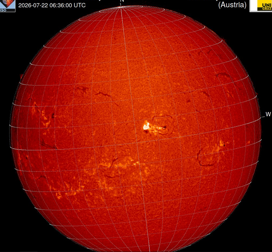 Erupce M3.6 v AR4493, 22.7.2026, 06h 36m UT, Kanzelhöhe.png