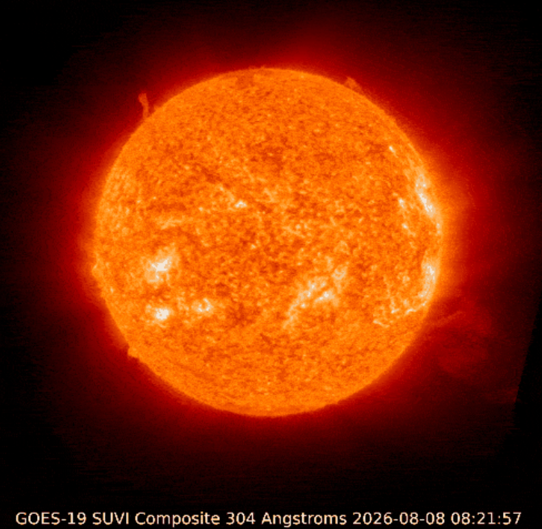 Eruptivní protuberance 8.8.2026, 08h 21m UT, GOES_19 SUVI 304Ä.png