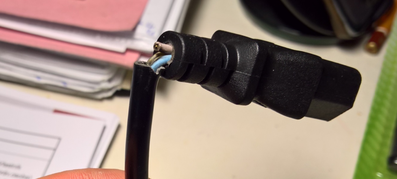 kabel k zdroju 12v.jpg