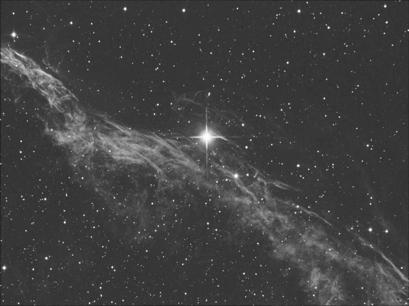 NGC 6960_Veil Nebula_10x240s_5xDark_Ha_DSS_4_small.jpg