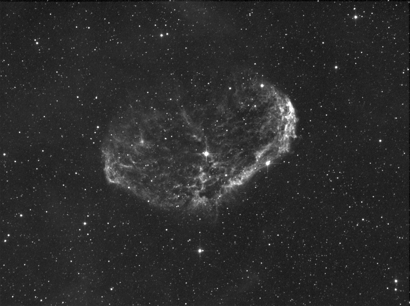 NGC_6888_Crescent nebula_5x300s_Ha.jpg